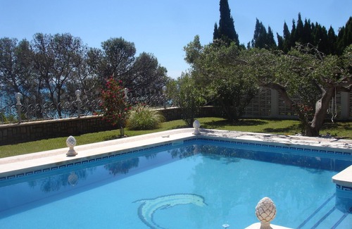 Miami Platja Villa | DIRECT ON THE BEACH! FACING THE SEA! 3 rooms, swimming-pool. LUX & QUIET