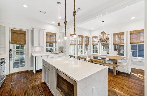 Watercolor House | Directly NEXT TO Camp WaterColor! 6-Seater LSV & 4 Bikes Included!