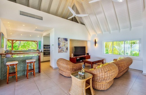 Plum Bay Villa | Directly on the beach, housekeeping, airport pickup, concierge