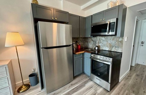 Mid Beach Condo | Directly on the Beach - Pool & Ocean access