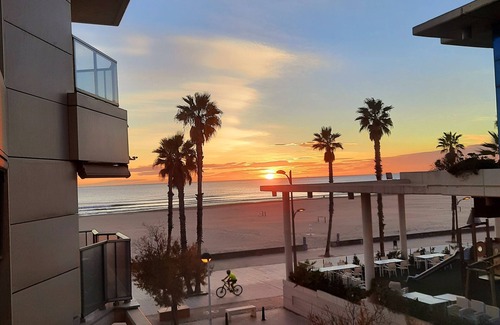 Alboraya Apartment | Directly on the beach - modern apartment with sea view