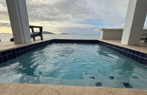 West End Villa | Directly on the Beach!
