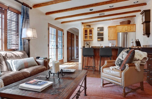 Downtown Santa Fe Condo | Discount for 7 days. Walk to Square! Near many Restaurants/music.Parking.Patio
