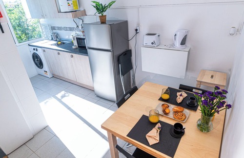 Linda-a-Velha Apartment | Discover Belém with Comfort and Tranquility
