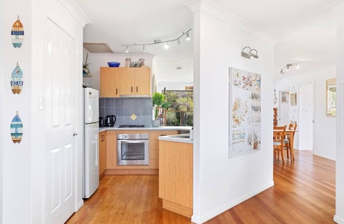 Point Vernon House | Discover Coastal Living Perfection at Point Vernon