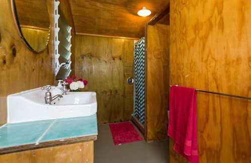 Gladstone Cabin | Discover Dingleburn