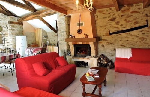Montredon-Labessonnie House | Discover our gîte for everyone: spacious, comfortable and accessible!