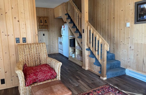 Birchwood Cabin | Discover Hidden Pine: The Perfect Lakeside Retreat