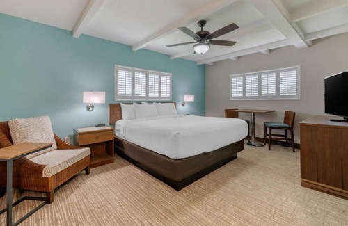 Jekyll Island House | Discover Jekyll Island from a Charming Retreat | Pool, Free Breakfast & Parking