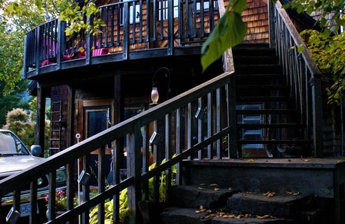 Kaslo Cabin | Discover Lakeside Serenity at Driftwood Cabin A cabin-chic retreat for up to 4