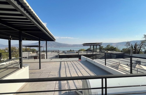 Raquet Club House | Discover the perfect getaway at our lakeside home within a gated community