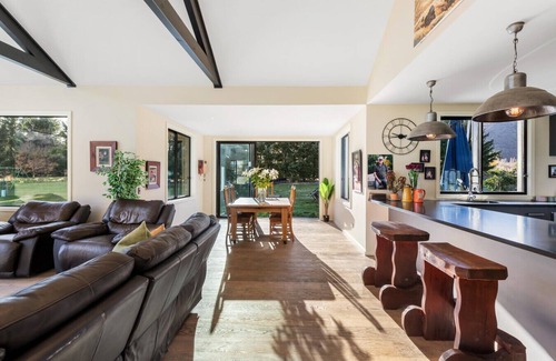 Arrow Junction House | Discover Your Ideal Kiwi Retreat in Queenstown