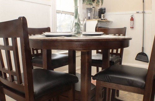 Hough House | Discover Your Urban Oasis -a Hidden Gem in the Heart of Cleveland!