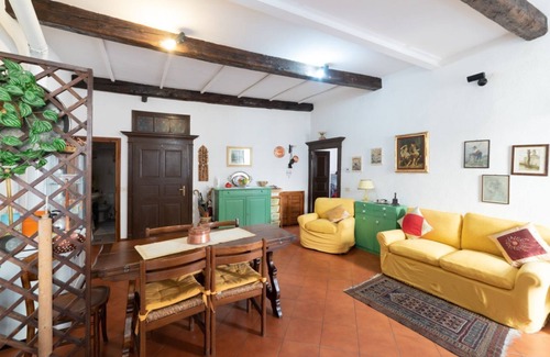 Castel Vittorio Apartment | Discovering Liguria! Castelvittorio Holiday Apt x4