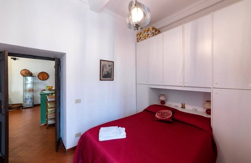 Castel Vittorio Apartment | Discovering Liguria! Castelvittorio Holiday Apt x4