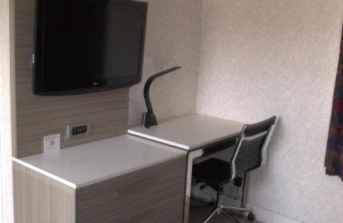 Hayward Hotel | Discovery Inn