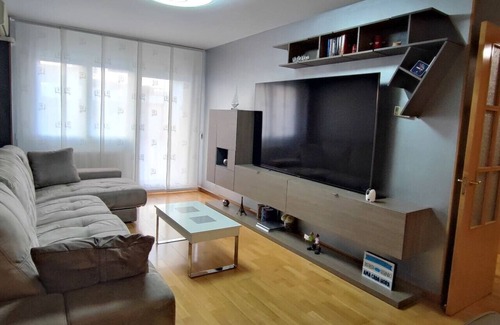 Vilafranca del Penedes House | Disfruta en Acogedor Dúplex, con Chillout Privado
