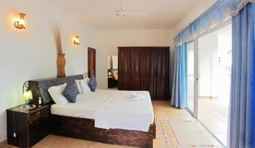 Mare Anglaise Bed & Breakfast | Divers Lodge Guest House