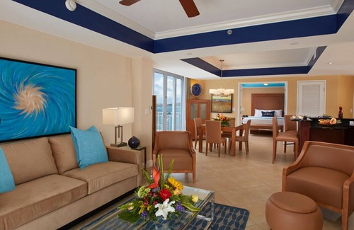Palm Beach Hotel | Divi Phoenix 1 BR unit with hot tub and spectacular ocean view.