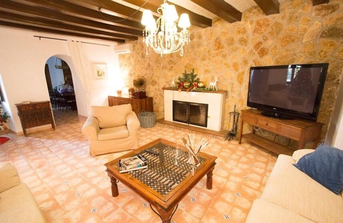 Can Trabal Villa | Divine and Delightful for 24 guests 12km to Sitges