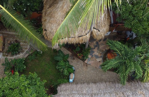 Los Tamarindos House | Divine cabin, 1 minute to beach, AC included