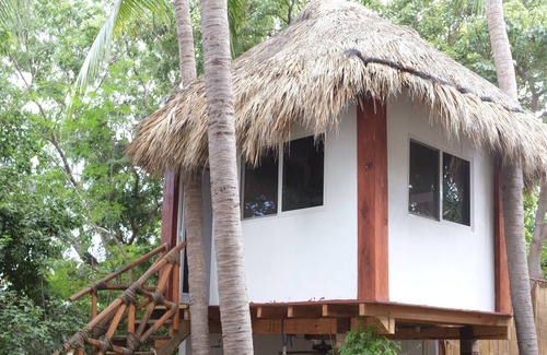 Los Tamarindos House | Divine cabin, 1 minute to beach, AC included
