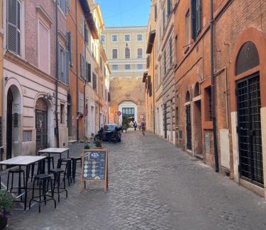 Rione XIV Borgo Apartment | Divine Terrace Stylish Apartment St Peter Rome