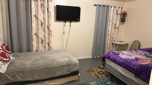 Newark House | Divine Villa and Resorts 67 Sherman 5mins to EWR Airport and 4mins to Penn Station Newark, 20Mins to New York