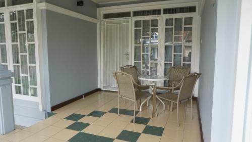 Cipanas Villa | Diyar Villas Puncak M6-11