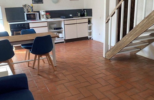 Sainte-Colombe-de-Villeneuve Cottage | Domaine de Villot-la Colombe Gîte au Calme à la Campagne Ideal Pour Famille