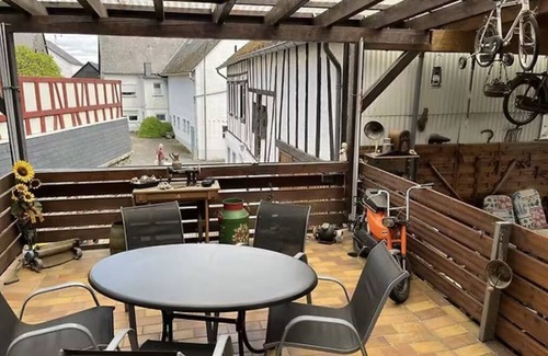 Lieg Apartment | Do-Meyer-Fewo 2 - Barrier-free, pet-friendly apartment in Lieg