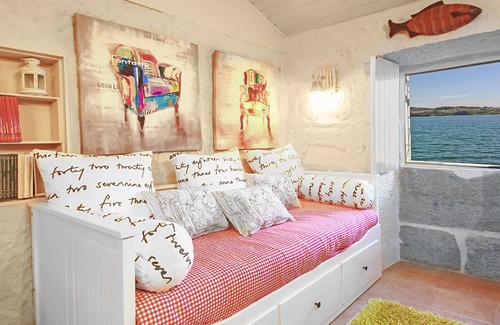 Combarro House | Do you dream of adventurous vacation with your partner near the beach?