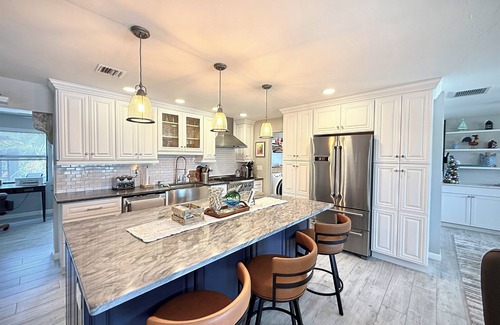 Pine Island Center House | Do you like to fish, relax, chill and enjoy nature? Do we have the place for you