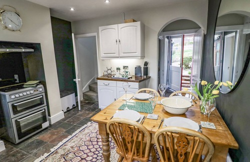 Bewdley House | DOBBIES DEN, pet friendly, with a garden in Bewdley