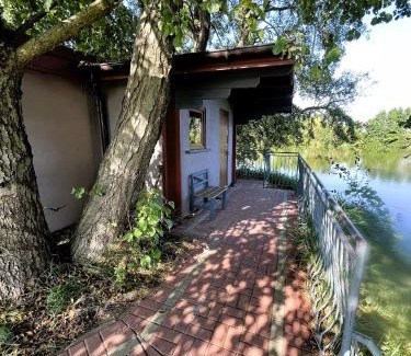 gmina Sianow Cabin | Dobre Miejsce- domki letniskowe nad stawem