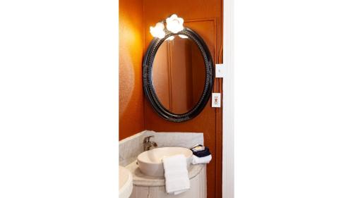 Cimarron Hotel | Doc Holiday - Historic Hotel