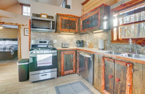 Pittsville Cabin | Dock Access: Secluded & Peaceful Pittsville Cabin
