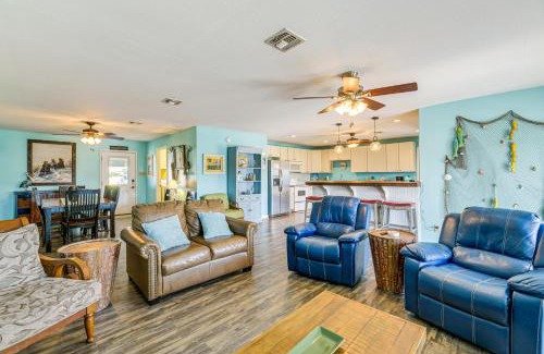Palm Harbor House | Dock and Bay Access Rockport Home on Canal