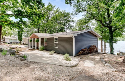Lake Ozark House | Dock and Sunset Views Lakeside Ozark Retreat!