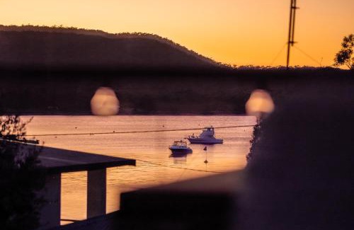 Coles Bay House | Dock of the Bay