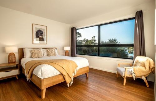 Coles Bay House | Dock of the Bay