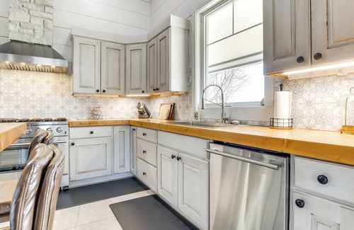 Oconto Cottage | Dock & Panoramic Bay Views: Oconto Retreat!