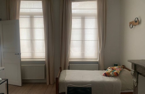 Ghent Bed & Breakfast | Dock Suites. Two bedroom gueststay with private bathroom and speed wifi.