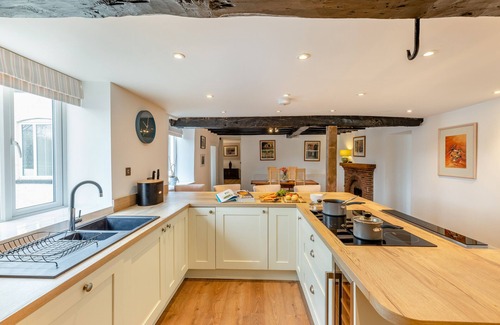 Steens Bridge House | Docklow House - Six Bedroom House, Sleeps 12