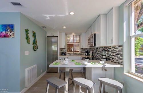 Key West House | *DOCKSIDE DAYDREAMS @ COCONUT MALLORY* Marina Villa + LAST KEY SERVICES…