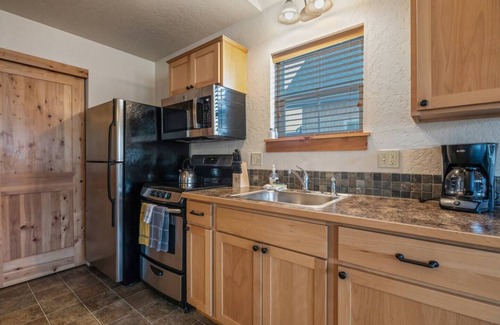 Dover Bay House | Doctor's Orders - Courtyard Beach Bungalow
