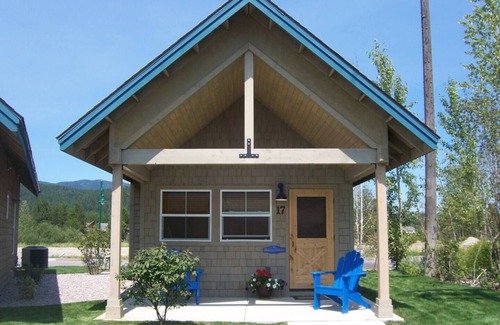Dover Bay House | Doctor's Orders - Courtyard Beach Bungalow