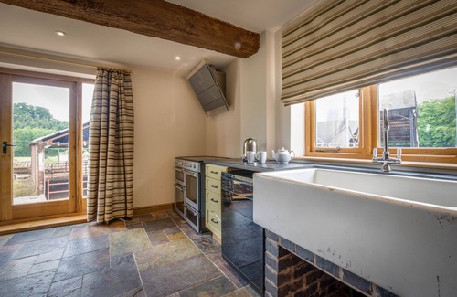 Whitbourne Other | Dog and Family-Friendly Self-Catering Farmhouse on Working Farm