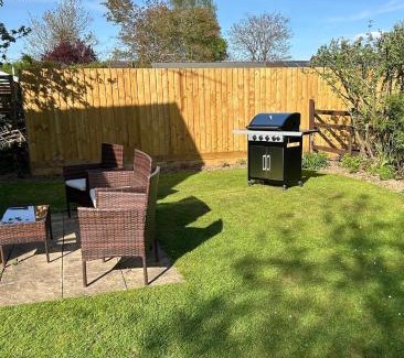 Orleton House | Dog & Family Friendly Private Cottage in Orleton