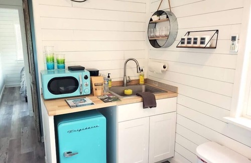 Johnson City House | Dog friendly! - #11 is 1 of 3 containers now dog friendly!